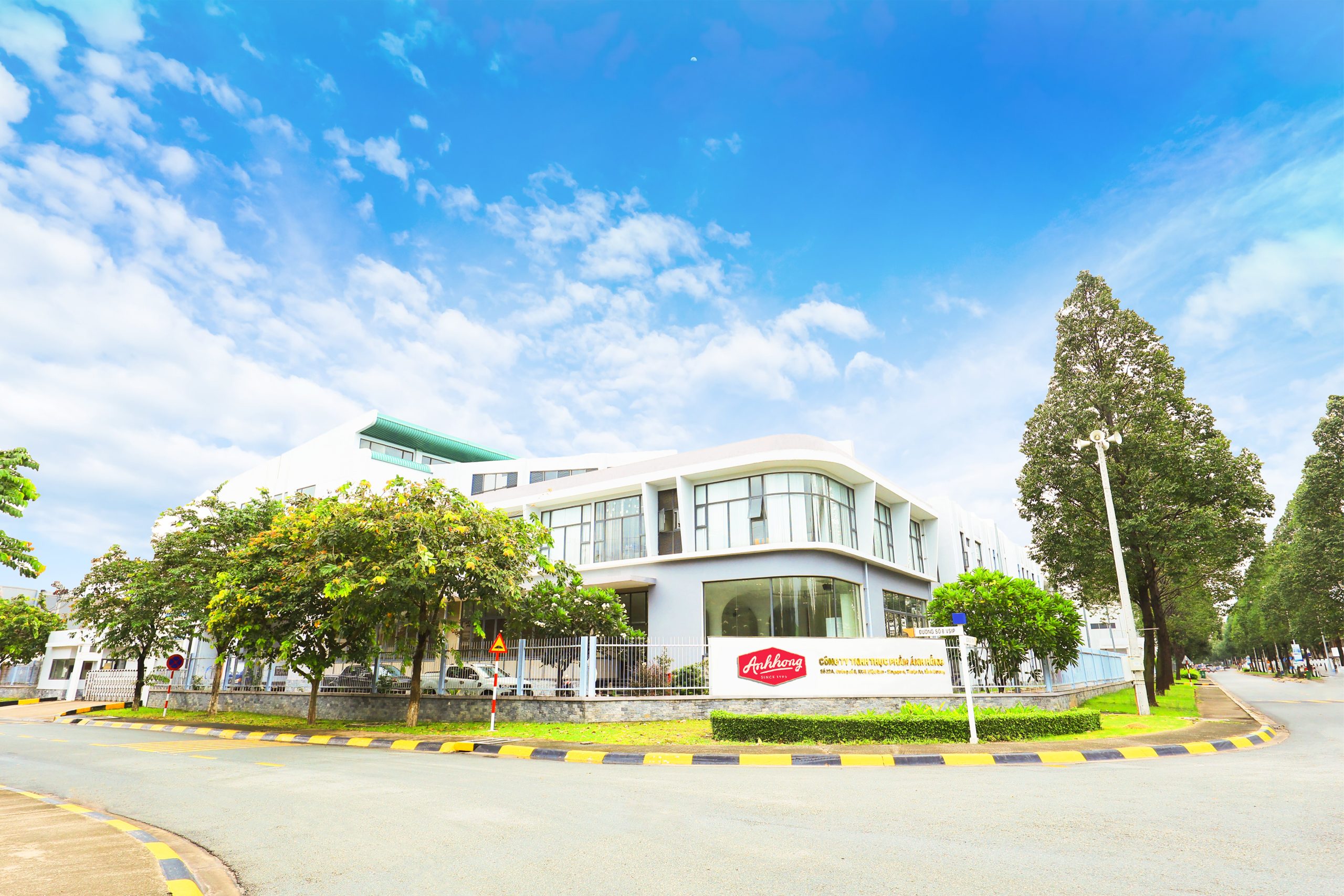 Nhà máy Ánh Hồng sản xuất bánh Flan kiểm soát chặt chẽ